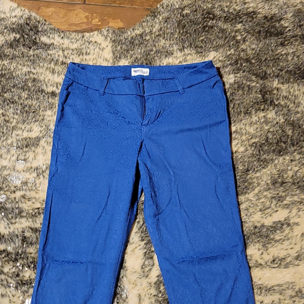 Pixie Pants With Embossed Pattern